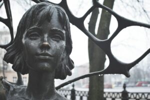 Neuf ans après le « Penelopegate », la peine de François Fillon officiellement définitive