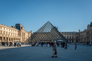 Le Louvre est devenu un « Etat dans l’Etat », estime le président de la commission d’enquête sur les musées