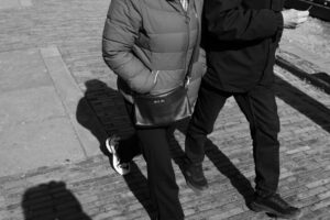 « Pourquoi Emmanuel Macron n&rsquo;appelle-t-il pas Bally Bagayoko comme il l&rsquo;a fait pour Éric Zemmour ? » demande Mathilde Panot